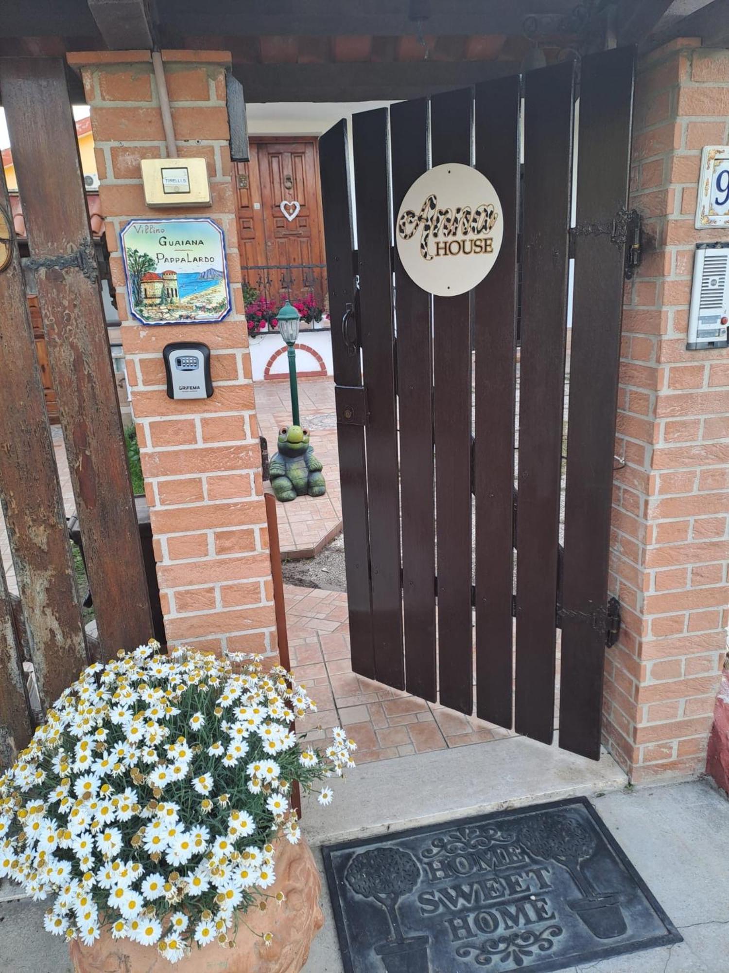 דירות פיומיצ'ינו Anna House מראה חיצוני תמונה